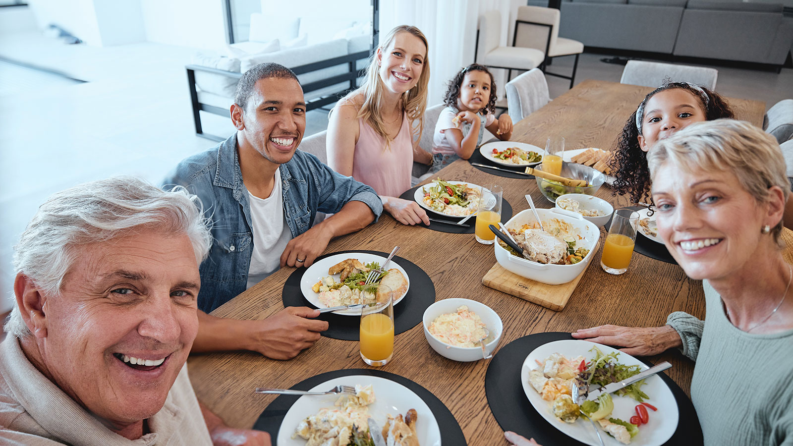 Family lunch selfie